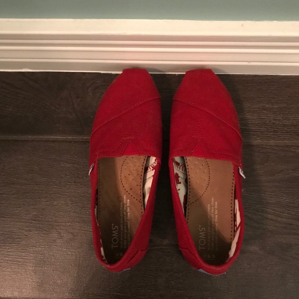 Toms